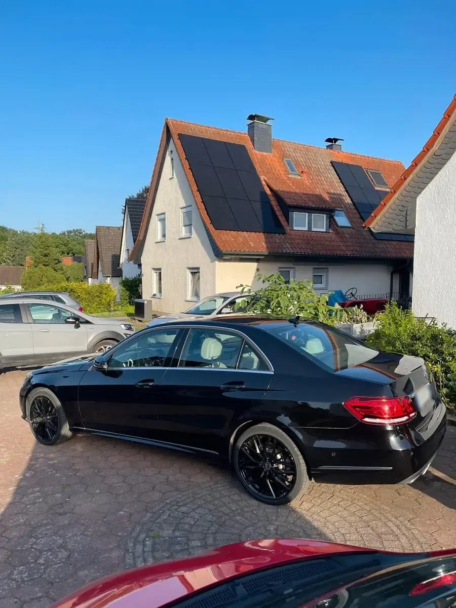 Gebraucht Mercedes E250 204 PS (150 kW) 2015 Schwarz Limousine
