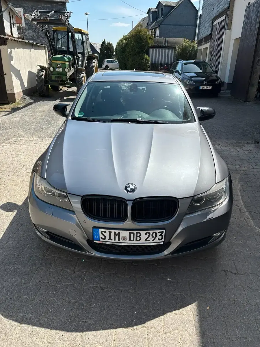 Gebraucht BMW 318 143 PS (105 kW) 2009 Limousine