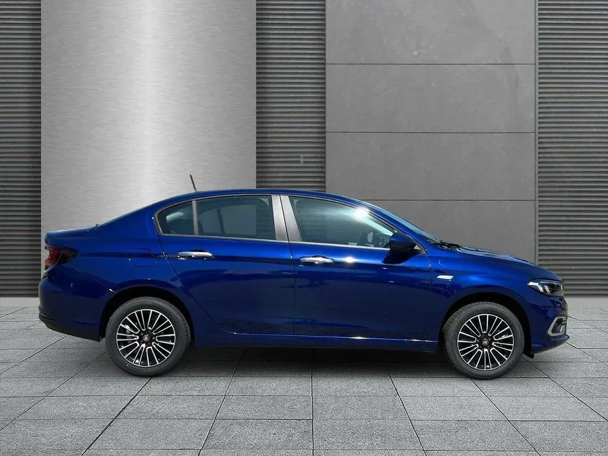 Neu Fiat Tipo Urban 131 PS (96 kW) 2026 Vento blau Limousine