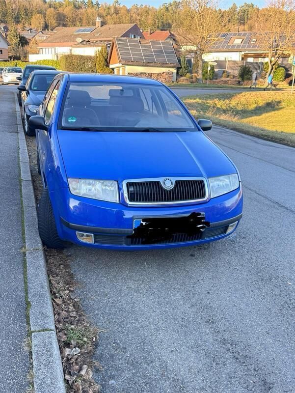 Blau Gebraucht 2002 Skoda Fabia Kleinwagen | 1.500 € - Bild 1/4