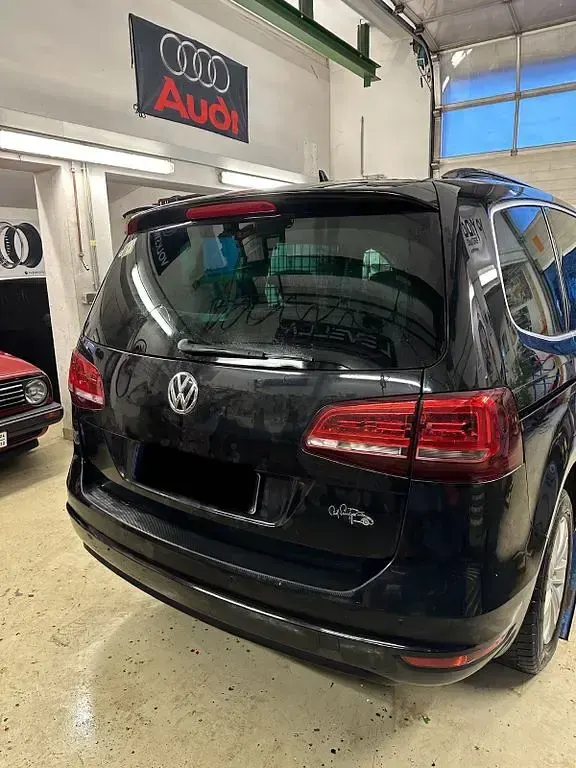 Gebraucht VW Sharan Comfortline 150 PS (110 kW) 2016 Schwarz Van / Kleinbus