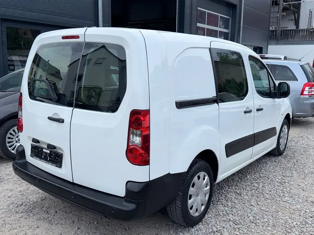 Gebraucht Citroën Berlingo 90 PS (66 kW) 2010 Weiß Van / Kleinbus