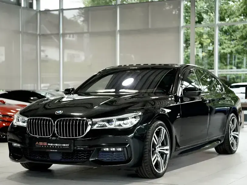 Gebraucht BMW 750 M Sport 449 PS (330 kW) 2015 Schwarz Limousine