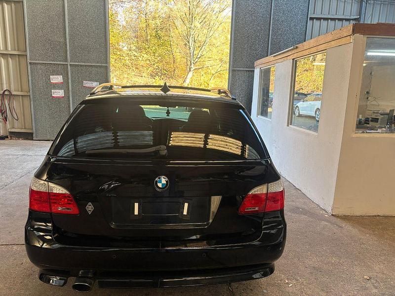 Gebraucht BMW 520 177 PS (130 kW) 2010 Schwarz Kombi