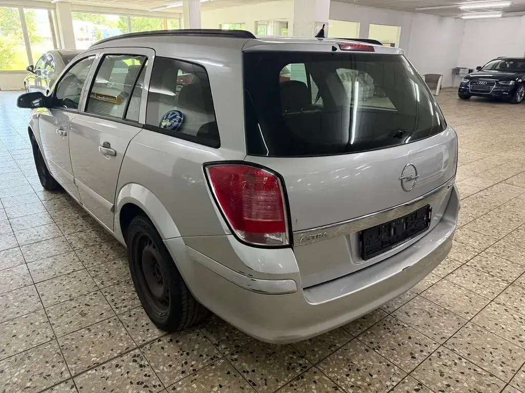 Gebraucht Opel Astra Edition 105 PS (77 kW) 2005 Silber Limousine
