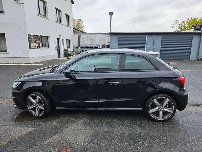 Schwarz Gebraucht 2015 Audi A1 S-Line Limousine | 10.200 € (Fairer Preis) - Bild 1/4