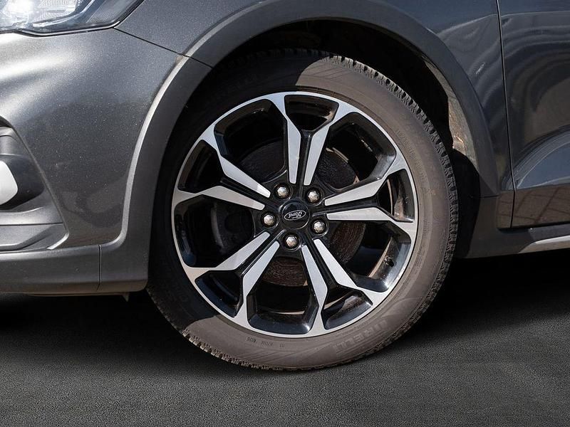 Używany Ford Focus Active 155 KM (114 kW) 2021 Szary Sedan/Limuzyna