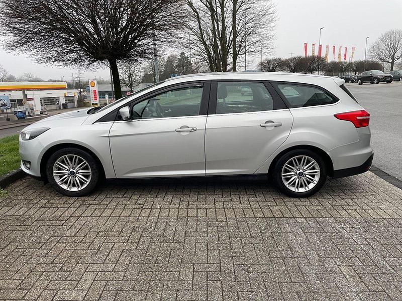 Gebraucht Ford Focus Cool & Connect 120 PS (88 kW) 2017 Grau Kombi
