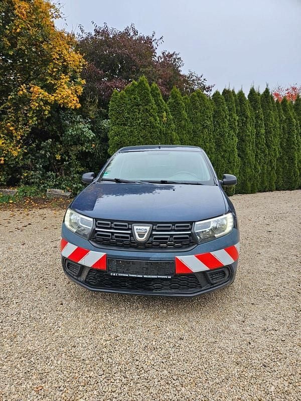 Używany Dacia Sandero Acces 73 KM (53 kW) 2018 Niebieski Hatchback