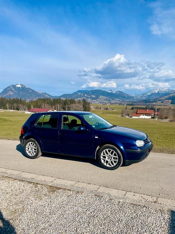 Gebraucht VW Golf IV 75 PS (55 kW) 2002 Blau Kleinwagen