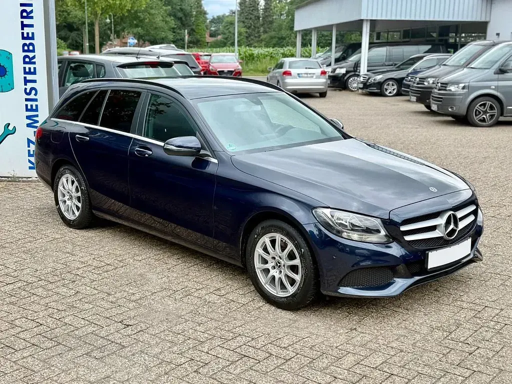 Gebraucht Mercedes C220 Elegance 170 PS (125 kW) 2017 Blau Kombi