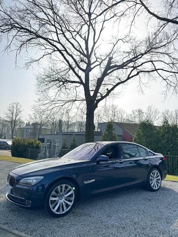 Gebraucht BMW 740 306 PS (225 kW) 2010 Blau Limousine