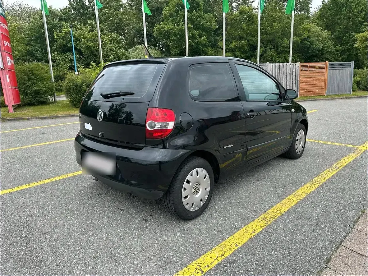 Gebraucht VW Fox 54 PS (39 kW) 2009 Schwarz Kleinwagen