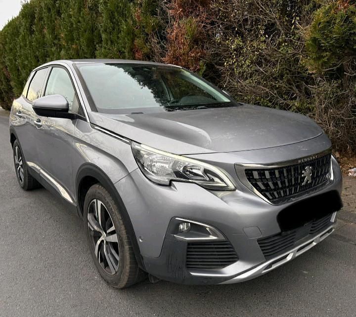 Grau Gebraucht 2017 Peugeot 3008 SUV | 10.400 € (Guter Preis) - Bild 1/4