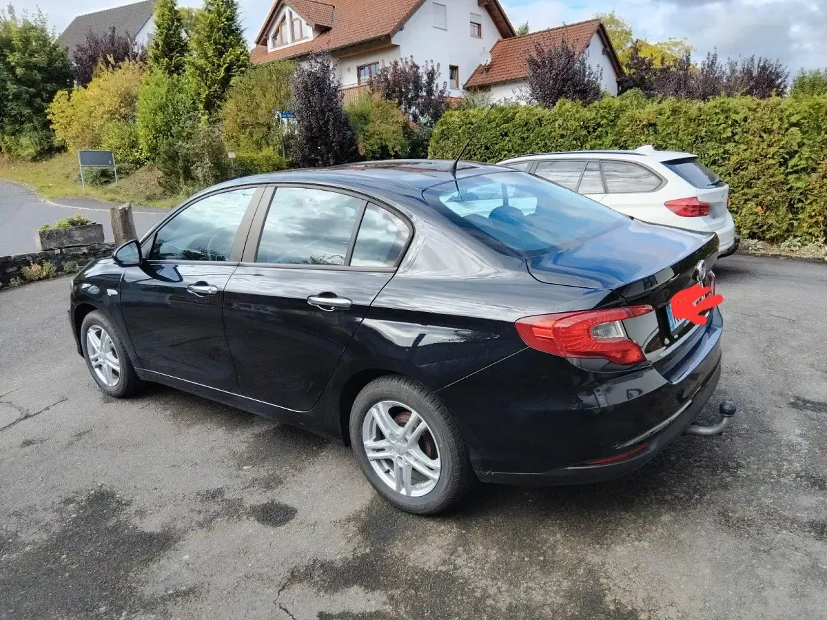 Gebraucht Fiat Tipo Lounge 95 PS (69 kW) 2018 Schwarz Limousine