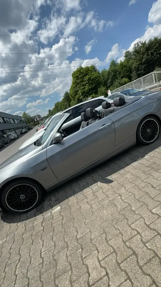 Gebraucht BMW 320 Cabriolet 170 PS (125 kW) 2010 Grau Cabrio