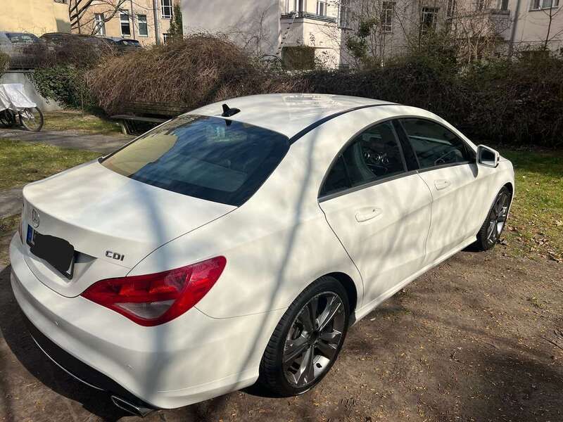Weiß Gebraucht 2014 Mercedes CLA180 Limousine | 15.000 € (Etwas zu teuer) - Bild 1/4
