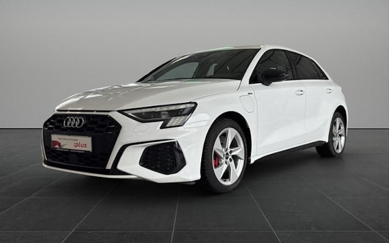 Second-hand Audi A3 S-Line 245 CP (180 kW) 2022 Alb Berlinǎ