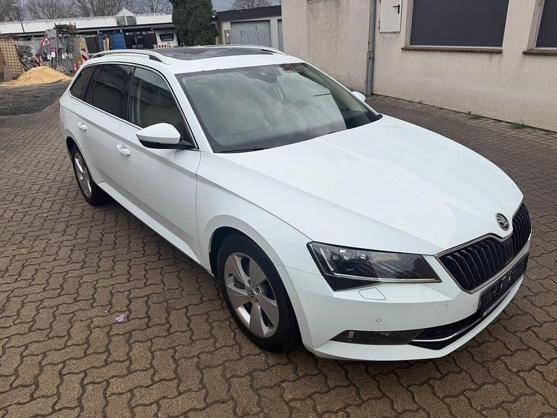 Gebraucht Skoda Superb 150 PS (110 kW) 2016 Weiß Limousine