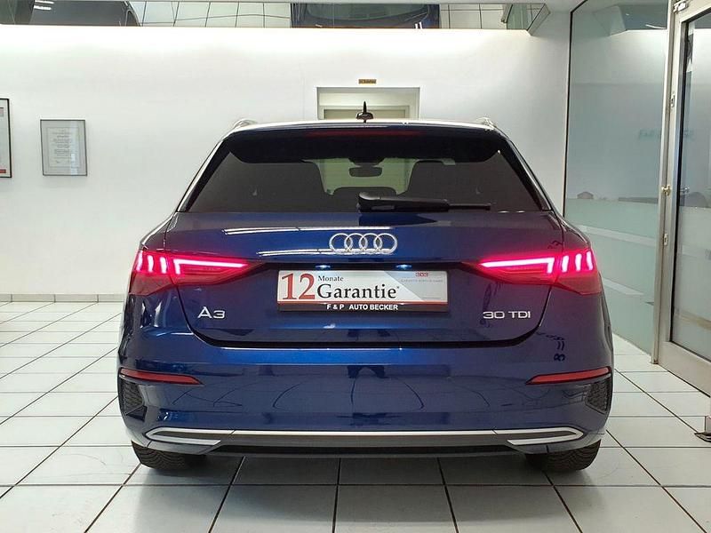 Gebraucht Audi A3 Advanced Plus 116 PS (85 kW) 2021 Navarrablau Limousine