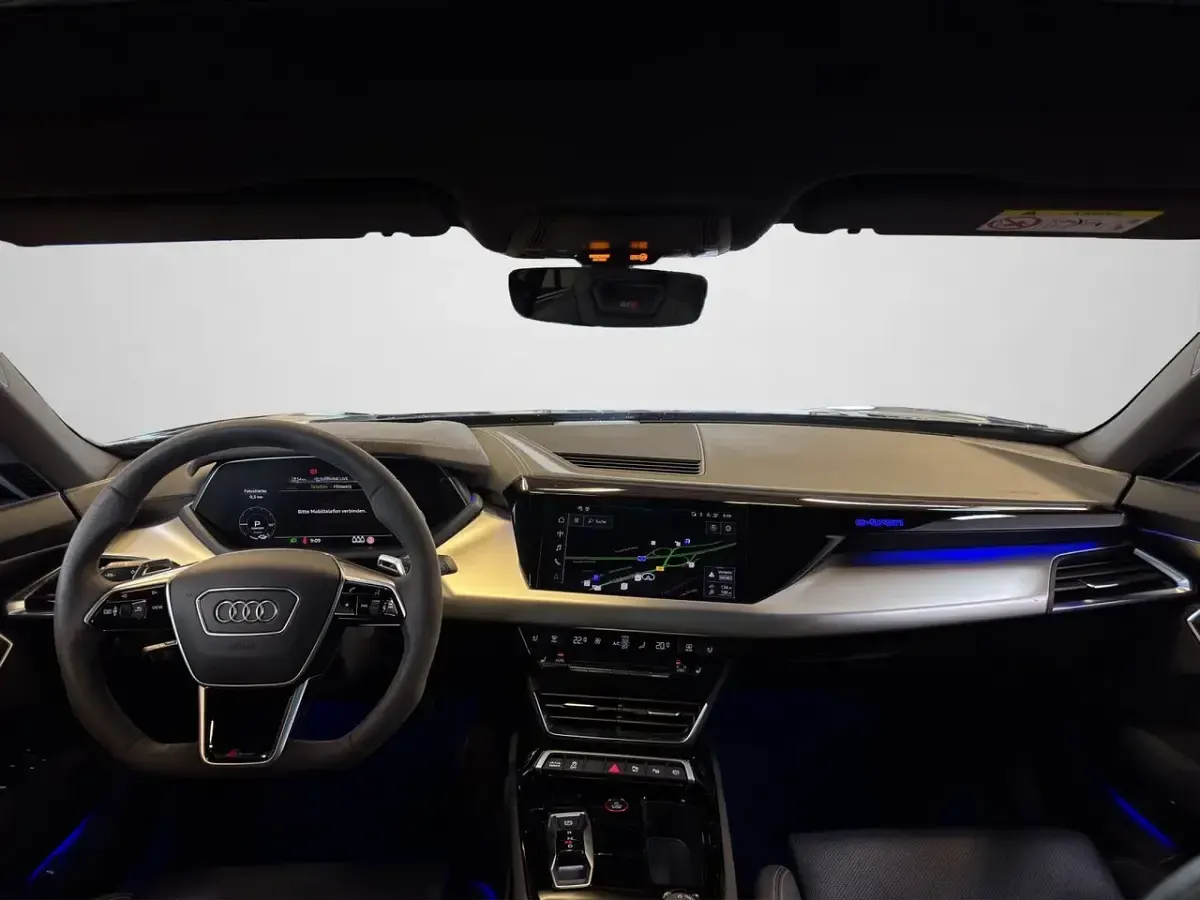 Second-hand Audi e-tron GT quattro Ambiente 439 kW (598 CP) 2024 Albastru Berlinǎ
