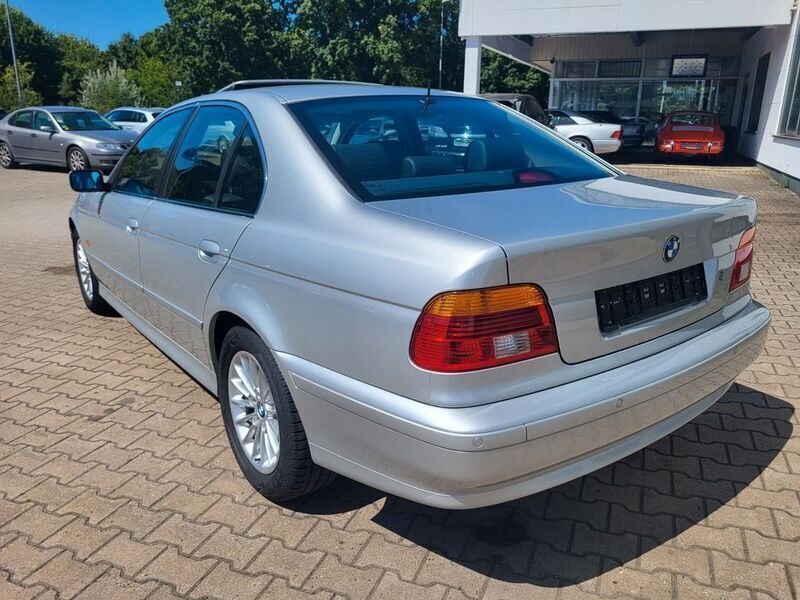 Gebraucht BMW 520 Exclusive 170 PS (125 kW) 2002 Silber Limousine
