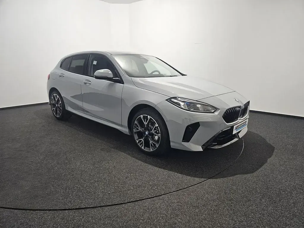 Neu BMW 120 M Sport 170 PS (125 kW) 2026 Grau Kleinwagen