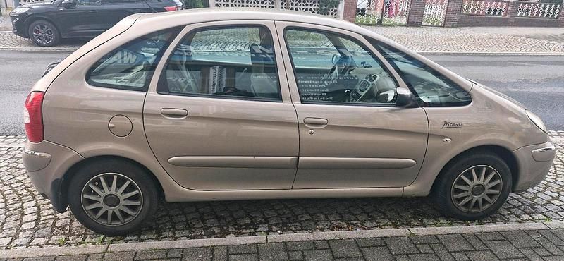 Gold Gebraucht 2005 Citroën Xsara Picasso Van / Kleinbus | 2.750 € (Etwas zu teuer) - Bild 1/4