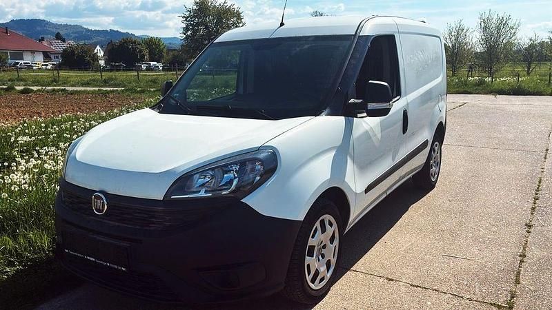 Second-hand Fiat Doblò Basis 80 CP (58 kW) 2018 Alb Monovolum