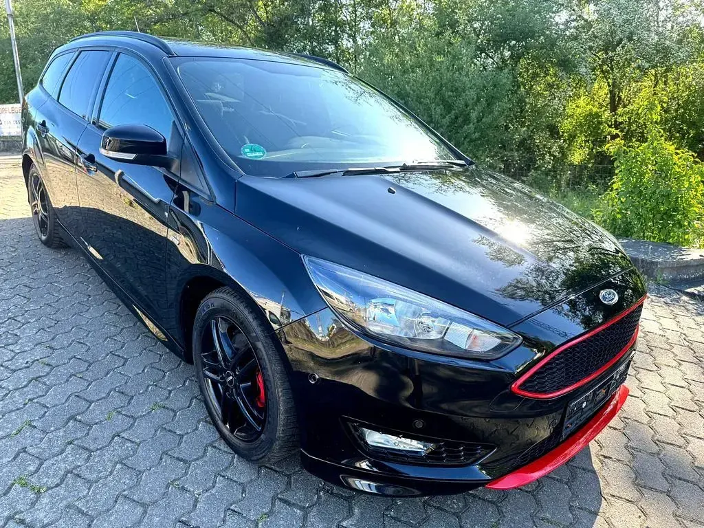 Gebraucht Ford Focus ST-Line 125 PS (91 kW) 2017 Schwarz Limousine