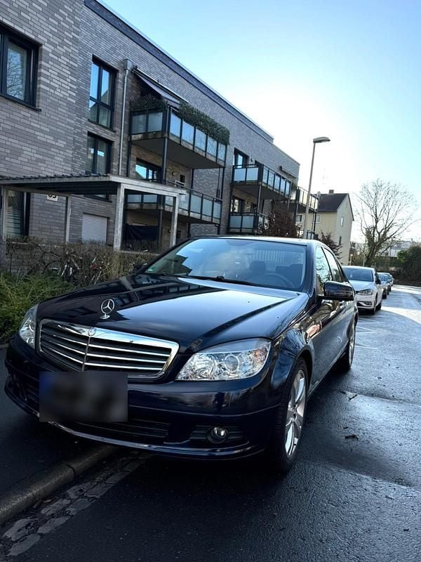 Gebraucht Mercedes C200 184 PS (135 kW) 2009 Blau Limousine