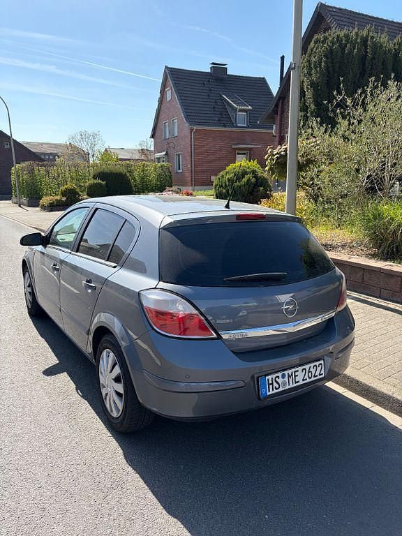 Usata Opel Astra 105 CV (77 kW) 2004 Grigio Berlina