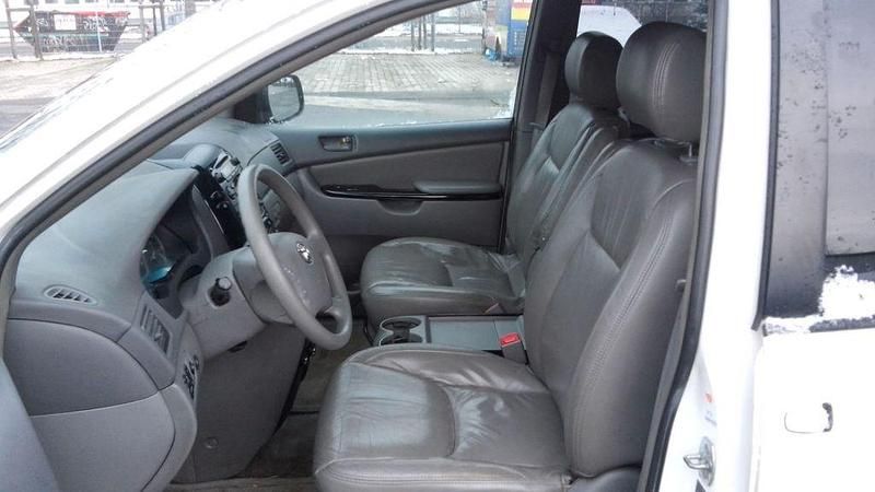 Gebraucht Toyota Sienna 232 PS (170 kW) 2007 Weiß Van / Kleinbus