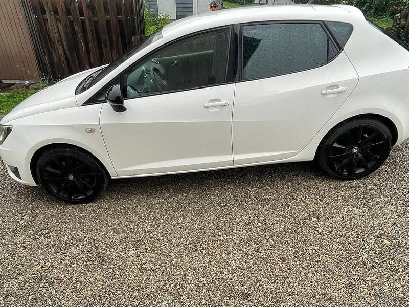 Weiß Gebraucht 2016 Seat Ibiza FR Kleinwagen | 8.750 € (Fairer Preis) - Bild 1/4