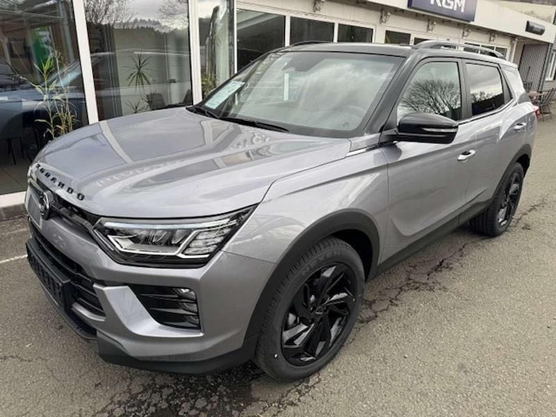 Neu KGM Korando 163 PS (119 kW) 2026 Iron metal / black SUV