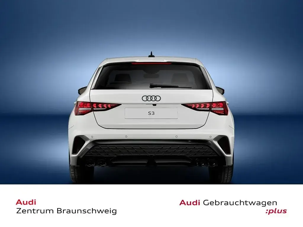 Gebraucht Audi S3 Sport 333 PS (244 kW) 2024 Grau Limousine