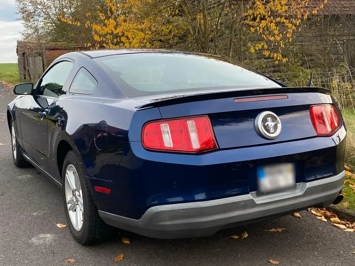 Gebraucht Ford Mustang 213 PS (156 kW) 2010 Blau Coupé