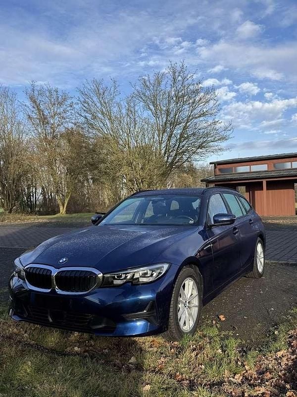 Gebraucht BMW 320 Advantage 190 PS (139 kW) 2020 Kombi