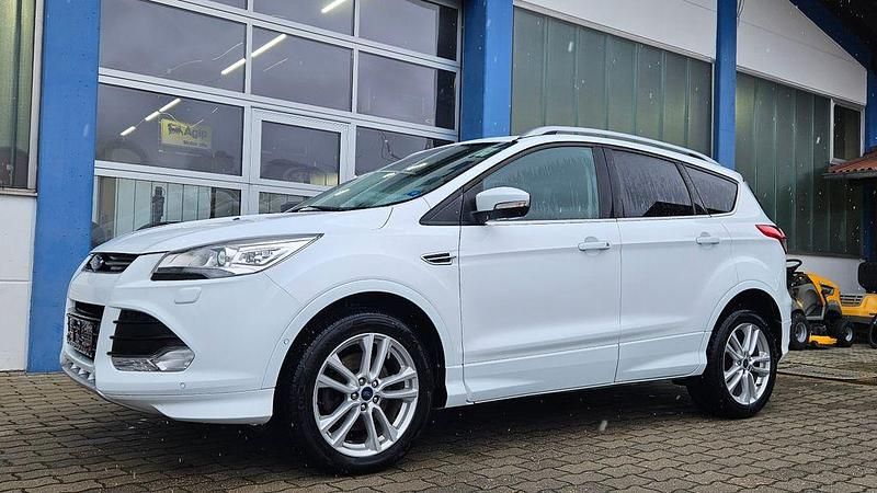 Gebraucht Ford Kuga Individual 150 PS (110 kW) 2015 Weiß SUV