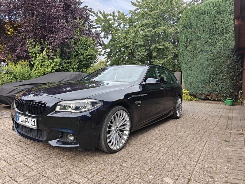 Schwarz Gebraucht 2016 BMW 530 M Sport Kombi | 18.400 € (Fairer Preis) - Bild 1/4
