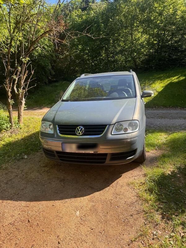 Silber Gebraucht 2006 VW Touran Conceptline Van / Kleinbus | 850 € (Superpreis) - Bild 1/4