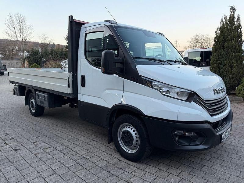 Gebraucht Iveco Daily 175 PS (128 kW) 2022 Weiß