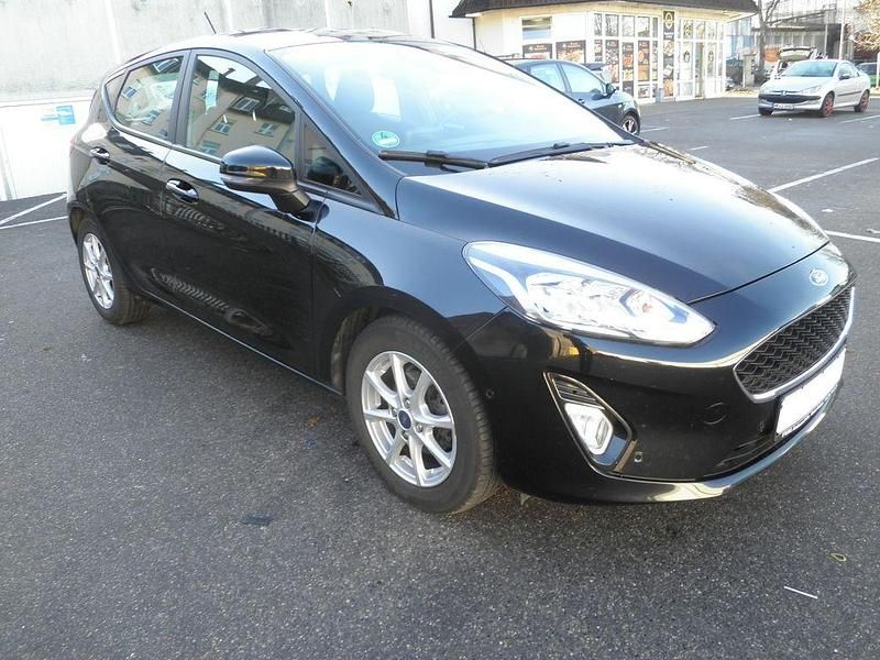 Gebraucht Ford Fiesta Cool & Connect 101 PS (74 kW) 2017 Shadow black Limousine