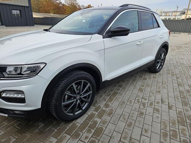 Weiß Gebraucht 2021 VW T-Roc Active SUV | 18.900 € (Superpreis) - Bild 1/4