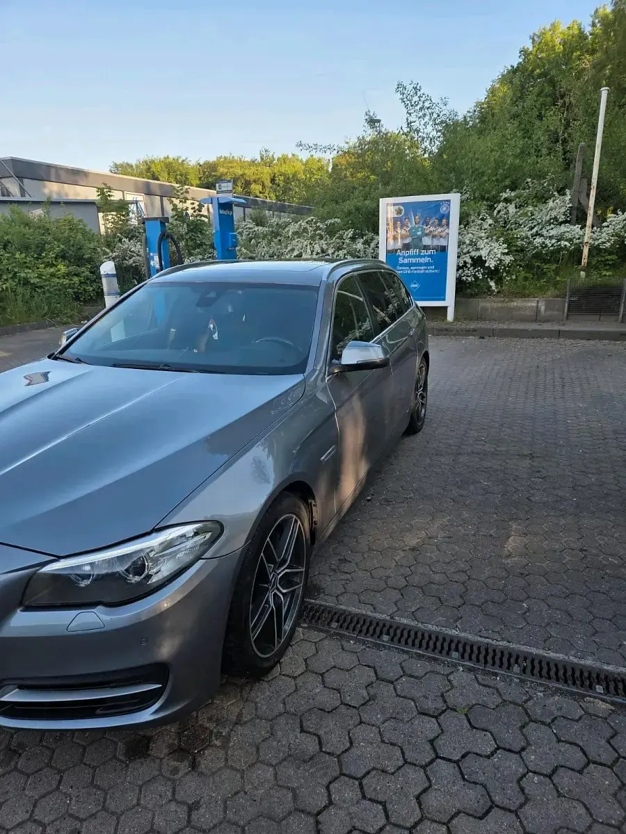 Gebraucht BMW 530 258 PS (189 kW) 2015 Grau Kombi