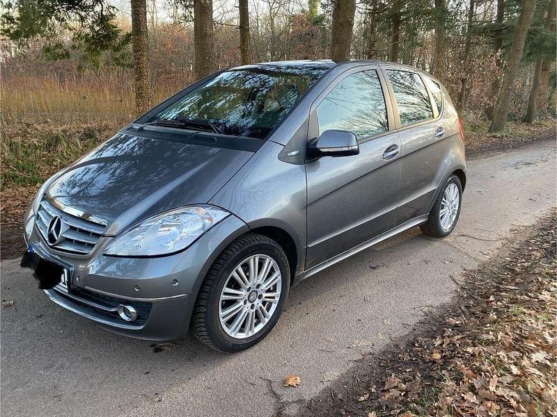 Gebraucht Mercedes A150 95 PS (69 kW) 2011 Grau Limousine