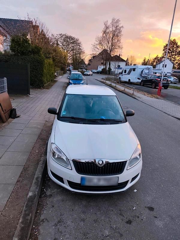 Gebraucht Skoda Fabia 60 PS (44 kW) 2014 Weiß Kleinwagen