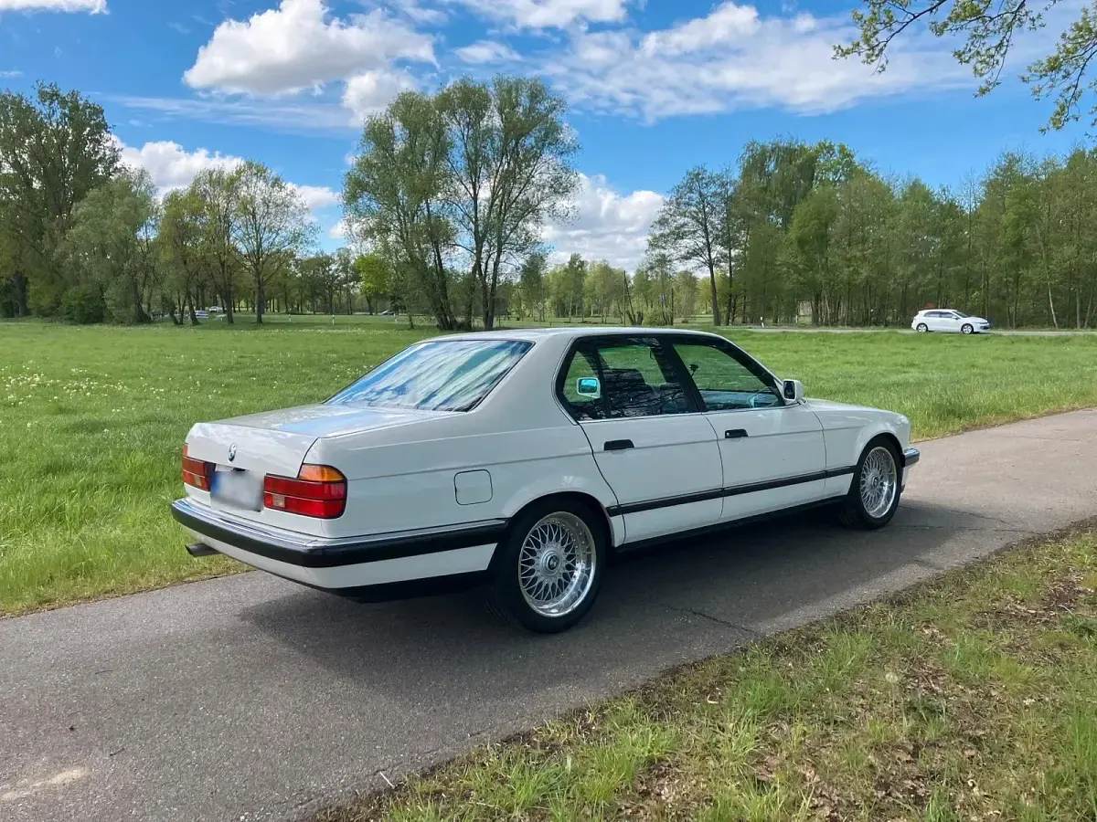 Gebraucht BMW 730 218 PS (160 kW) 1992 Weiß Limousine