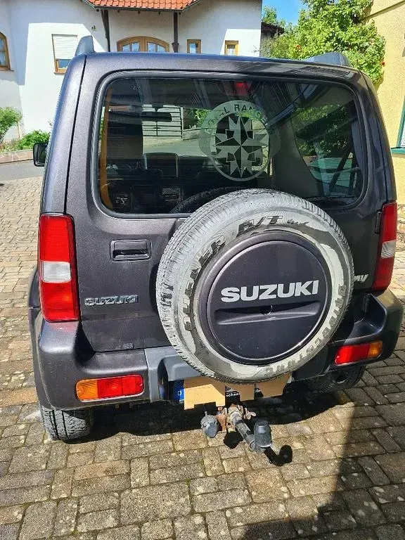 Używany Suzuki Jimny Style 84 KM (61 kW) 2014 Czarny SUV