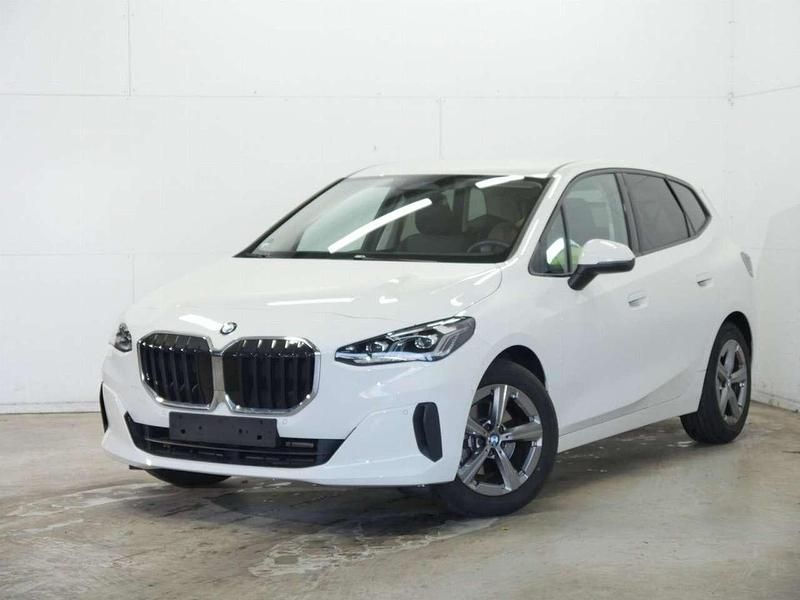 Alpinweiß uni Gebraucht 2024 BMW 218 Active Tourer Van / Kleinbus | 26.940 € (Superpreis) - Bild 1/3